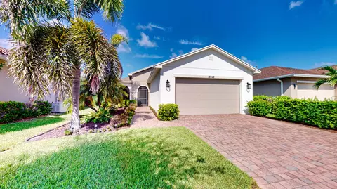 10049 SW Indian Lilac Trl, Port Saint Lucie, FL 34987