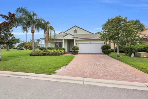 104 NW Willow Grove Ave, Port Saint Lucie, FL 34986
