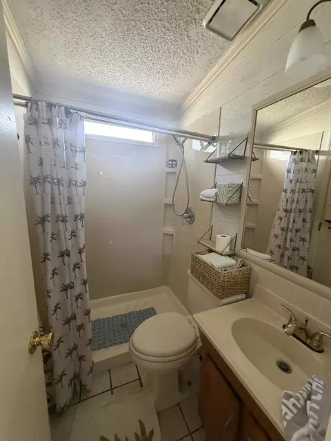 Bath - 5328 SE 64th Ter, Okeechobee, FL 34974 photo 1 of 1