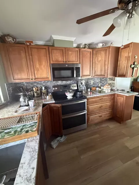 Kitchen - 5328 SE 64th Ter, Okeechobee, FL 34974 photo 2 of 2