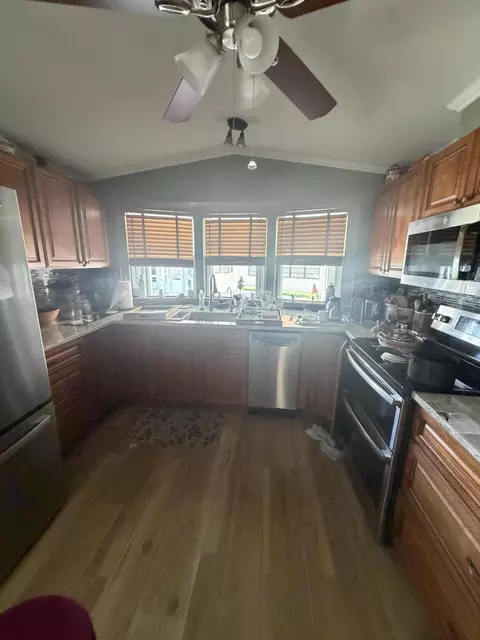 Kitchen - 5328 SE 64th Ter, Okeechobee, FL 34974 photo 1 of 2