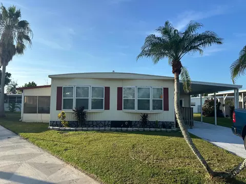 7 Tikal Ln, Port Saint Lucie, FL 34952