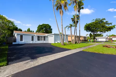 10690 NW 27th Ct, Sunrise, FL 33322