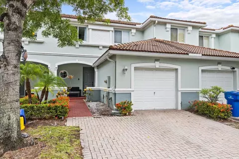 2227 Oakmont Dr, Riviera Beach, FL 33404