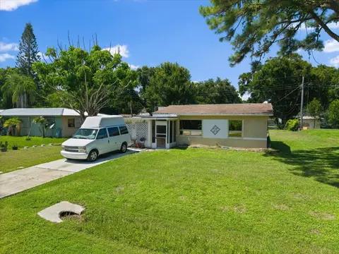 7902 Hamilton Ave, Fort Pierce, FL 34951