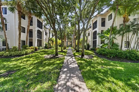 3022 Alcazar Pl #301, Palm Beach Gardens, FL 33410