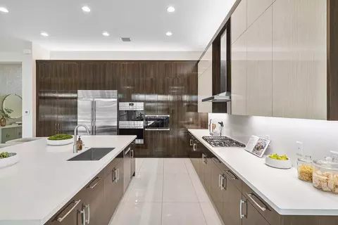 Kitchen - 9794 Chianti Classico Ter, Boca Raton, FL 33496 photo 2 of 3