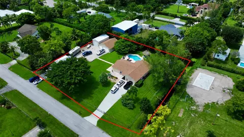 8645 Pinto Dr, Lake Worth, FL 33467