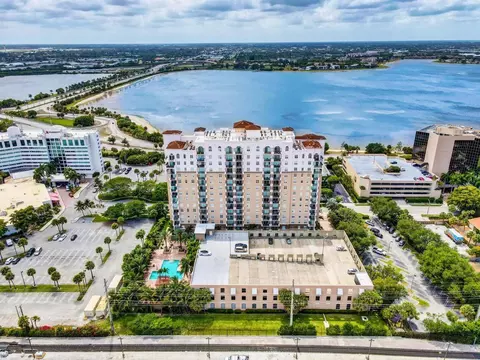 616 Clearwater Park Rd #602, West Palm Beach, FL 33401