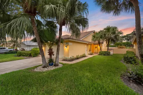 125 Beach Summit Ct, Jupiter, FL 33477