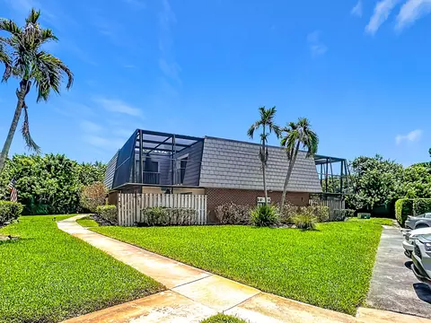 Exterior - 3192 SE Brook St, Stuart, FL 34997 photo 10 of 10