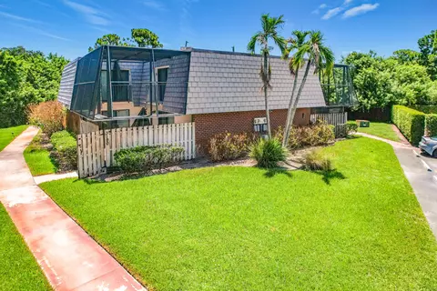 Exterior - 3192 SE Brook St, Stuart, FL 34997 photo 9 of 10