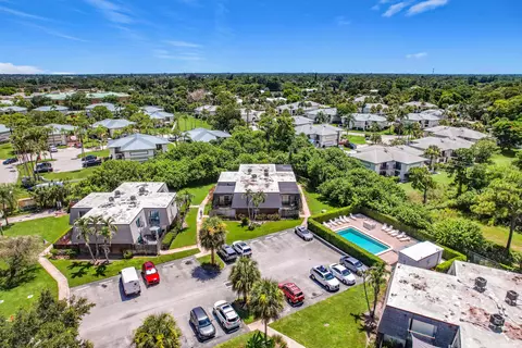 View/Area - 3192 SE Brook St, Stuart, FL 34997 photo 6 of 9