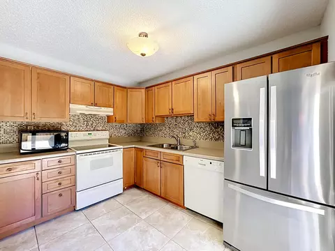 Kitchen - 3192 SE Brook St, Stuart, FL 34997 photo 2 of 3
