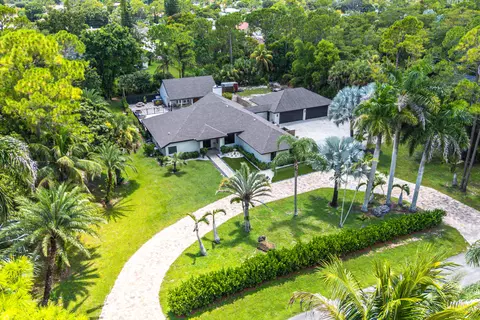 14829 Stirrup Ln, Wellington, FL 33414