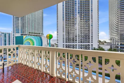 1825 S Ocean Dr #PH 1, Hallandale Beach, FL 33009