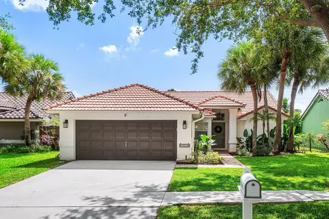 1215 E Lancewood Pl, Delray Beach, FL 33445