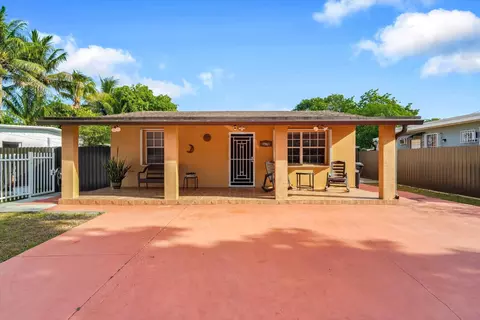 1670 NW 121st St, North Miami, FL 33167