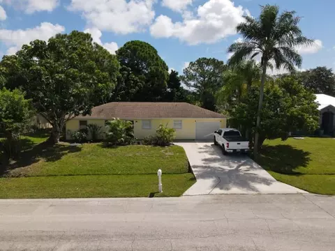 1673 SW Gemini Ln, Port Saint Lucie, FL 34984