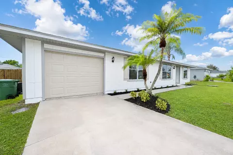 2068 SW Morelia Ln, Port Saint Lucie, FL 34953