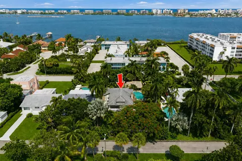 1424 S Palmway, Lake Worth Beach, FL 33460