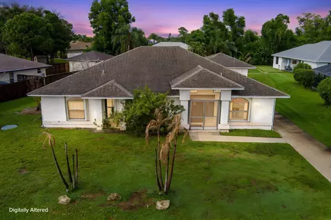 517 SE Felix Ave, Port Saint Lucie, FL 34984