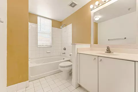 Bath - 5940 W Sample Rd #308, Coral Springs, FL 33067 photo 1 of 1