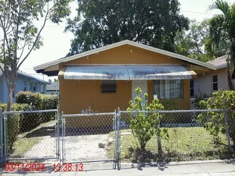 2236 Raleigh St, Hollywood, FL 33020