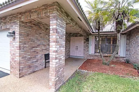11929 NW 2nd Mnr, Coral Springs, FL 33071