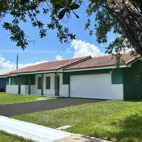 3633 NE 6th Dr, Boca Raton, FL 33431