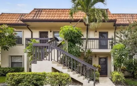7142 Golf Colony Ct #102, Lake Worth, FL 33467