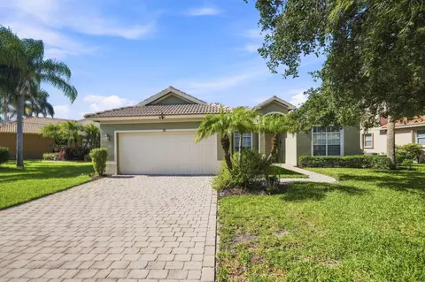 381 NW Sheffield Cir, Port Saint Lucie, FL 34983