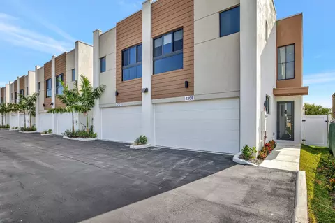 4208 NE 7th Ter, Oakland Park, FL 33334