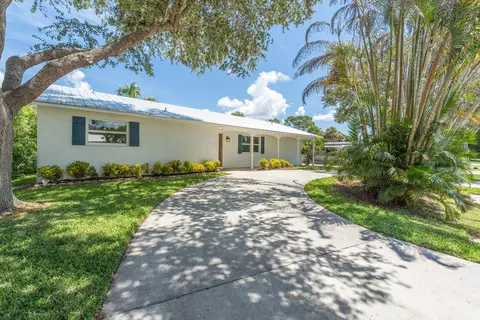 871 SW 37th Ter, Palm City, FL 34990