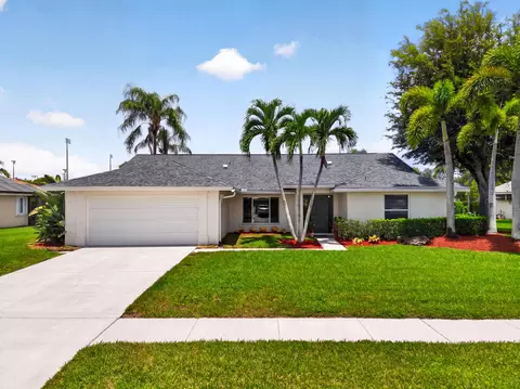 13708 Folkestone Cir, Wellington, FL 33414