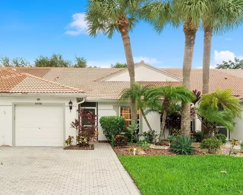 8498 Logia Cir, Boynton Beach, FL 33472
