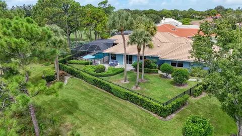 Exterior - 1258 SE Brewster Pl, Stuart, FL 34997 photo 6 of 10