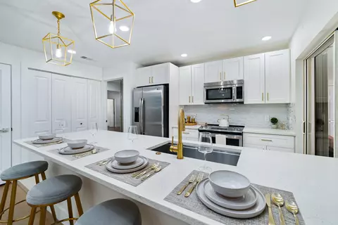2301 Pin Oak Ct, Palm Beach Gardens, FL 33410