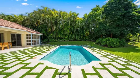 2236 Las Casitas Dr, Wellington, FL 33414