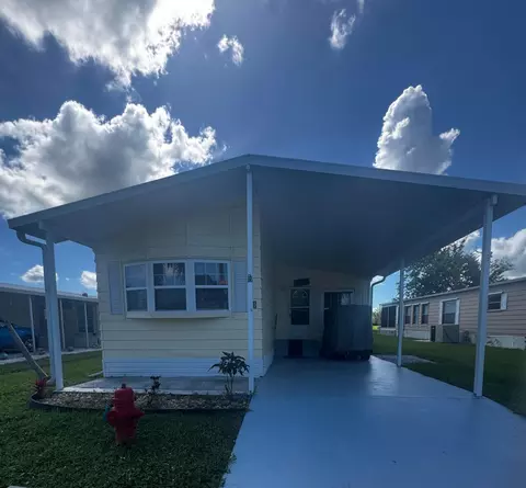 3 Ecuador Court Ct, Fort Pierce, FL 34951