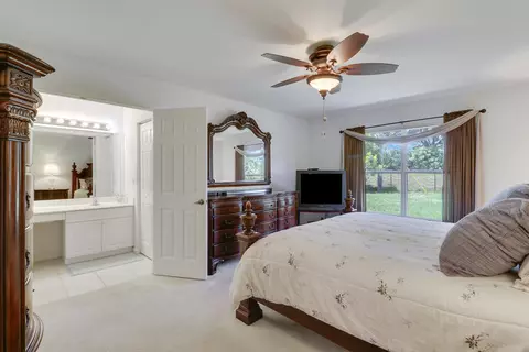 1049 SW Janette Ave, Port Saint Lucie, FL 34953