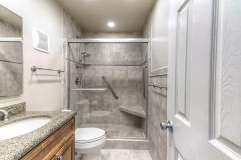 Bath - 5263 Copperleaf Cir, Delray Beach, FL 33484 photo 1 of 3