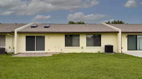 Exterior - 5263 Copperleaf Cir, Delray Beach, FL 33484 photo 2 of 10