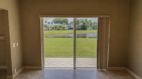 Living - 5263 Copperleaf Cir, Delray Beach, FL 33484 photo 4 of 4
