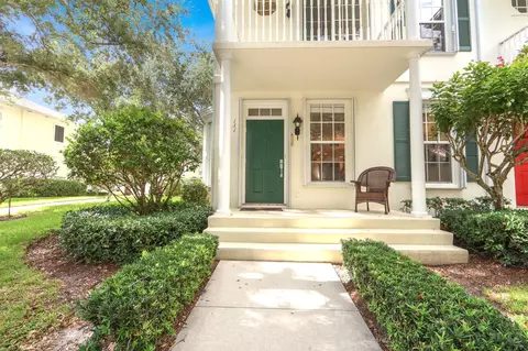 Exterior - 131 Radcliffe Ct, Jupiter, FL 33458 photo 3 of 6