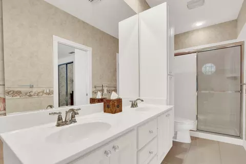 Bath - 131 Radcliffe Ct, Jupiter, FL 33458 photo 3 of 4