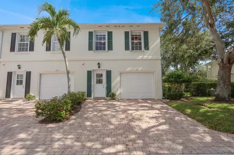 Exterior - 131 Radcliffe Ct, Jupiter, FL 33458 photo 4 of 6