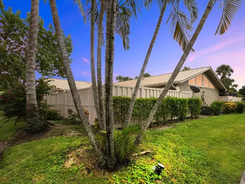 5933 Golden Eagle Cir, Palm Beach Gardens, FL 33418