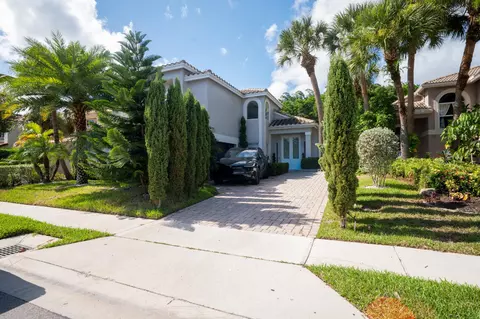 10438 Buena Ventura Dr, Boca Raton, FL 33498