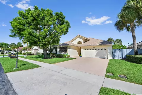 108 Executive Cir, Boynton Beach, FL 33436